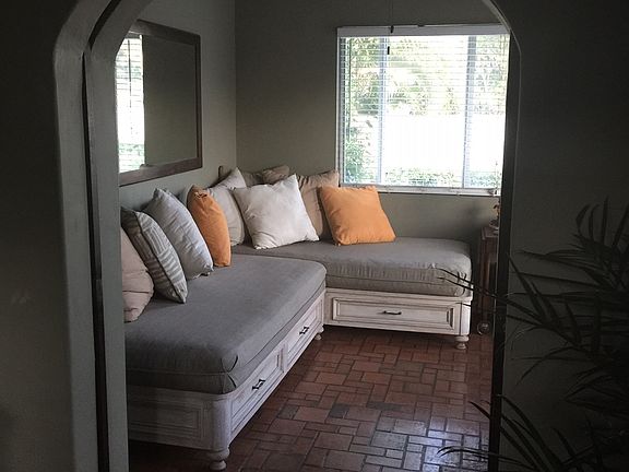 4th image of 2611 Hibiscus Place