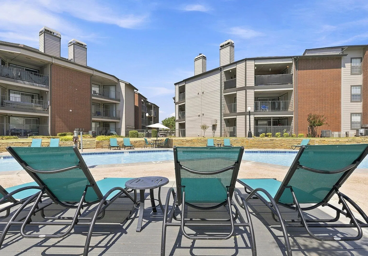 Hunter's Ridge Apts. — Photo 2