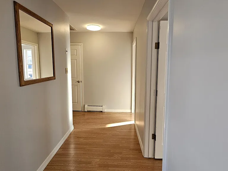 406 Main St — Photo 14