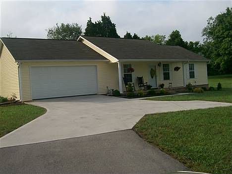 1st image of 734 W Beaver Creek Dr