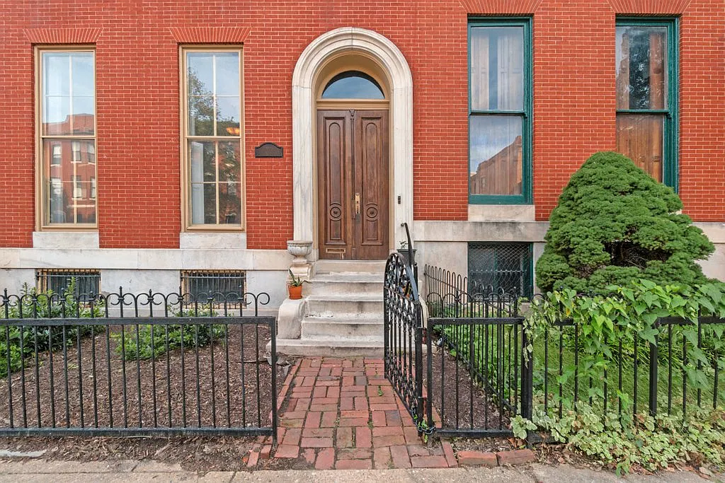 2522 Madison Ave — Photo 2