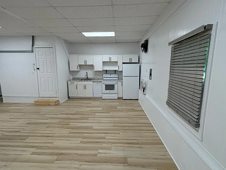 2229 Beeler Ave #C — Photo 1