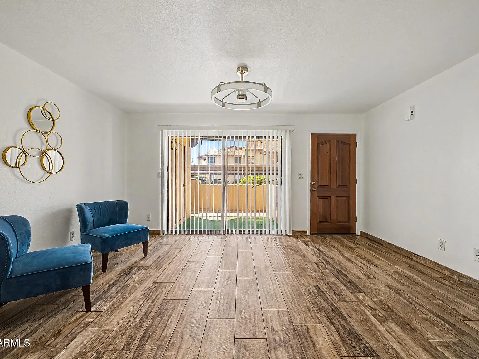 1 bed, 1.0 bath, 725 sqft, $1,300 — Photo 3