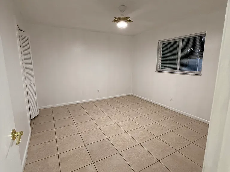 912 SE 13th St #3 — Photo 22