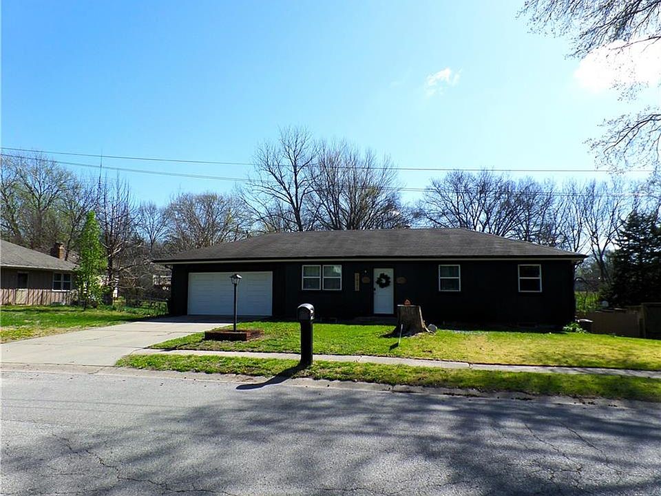1st image of 2831 N 79th St