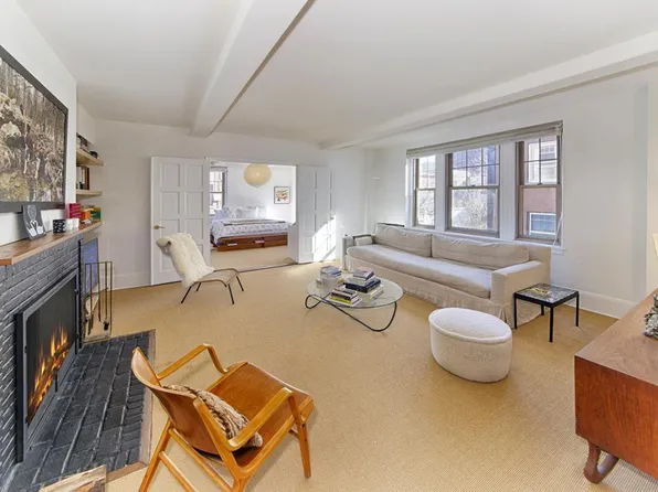 299 West 12th Street image 1 of 5