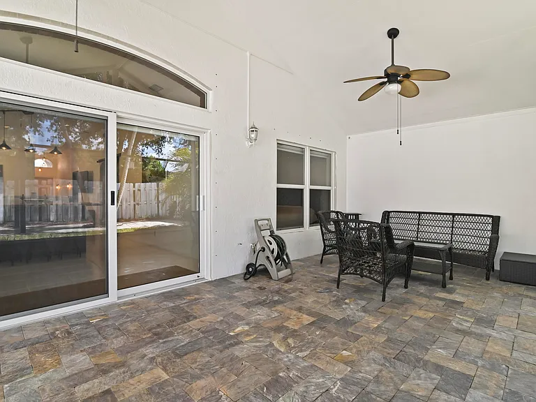 5690 Green Island Dr — Photo 19