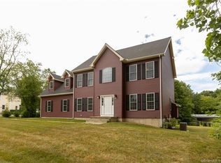 307 Mercer Ln, Windsor, CT 06095