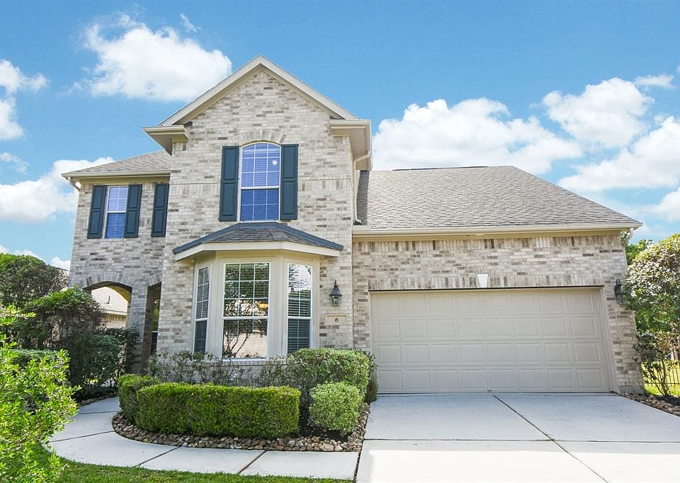 Gorgeous Village Builder Home!