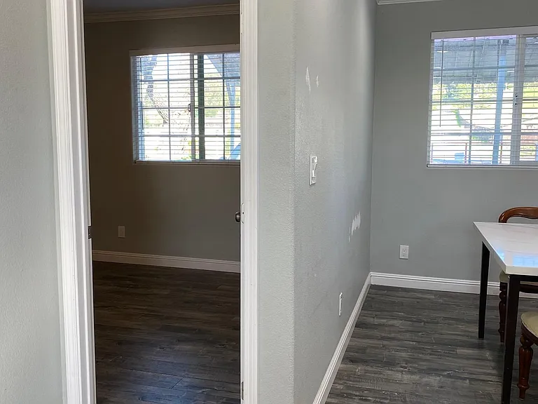 10895 New Ave — Photo 7