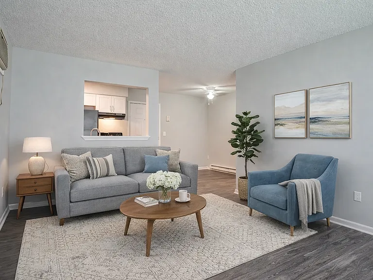 Point Place Apartments — Photo 3