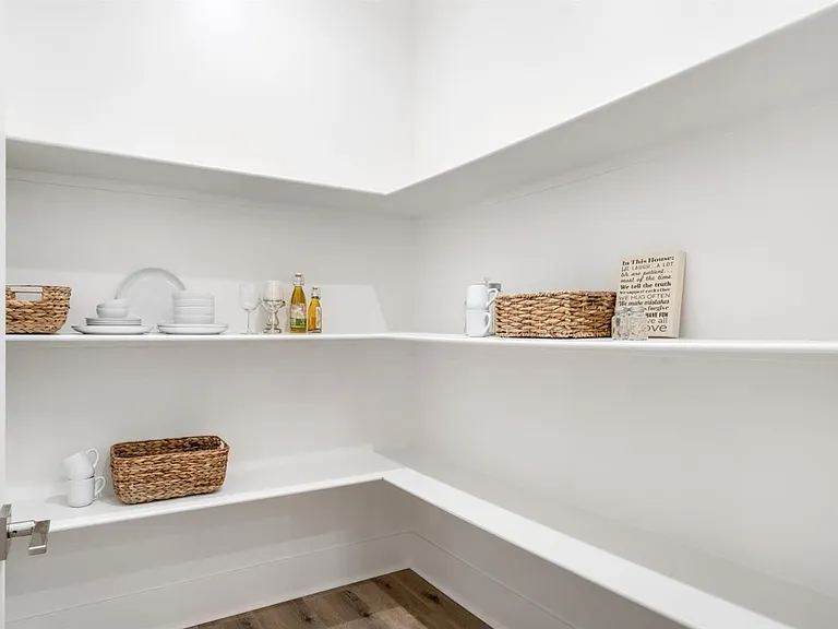 1130 Jonas Ave — Photo 33