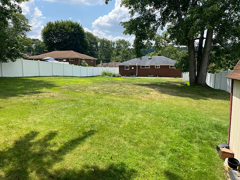 2810 Franklynn Dr — Photo 2