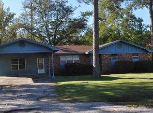 604 E Pine St, Atmore, AL 36502