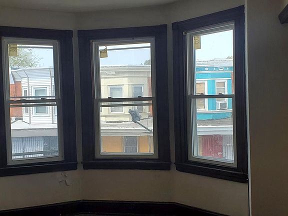 5th image of 4033 N Franklin St
