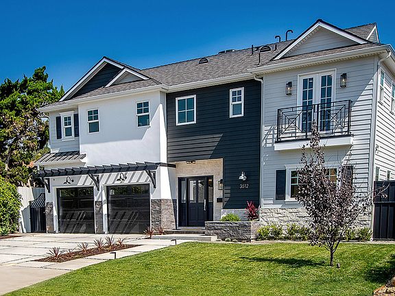 3rd image of 3512 Barry Ave