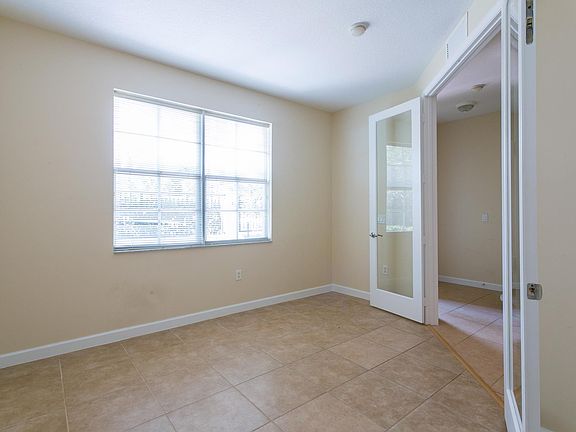 3rd image of 2512 Gardens Pkwy