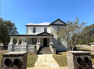 Grove St, West Pt, MS 39773