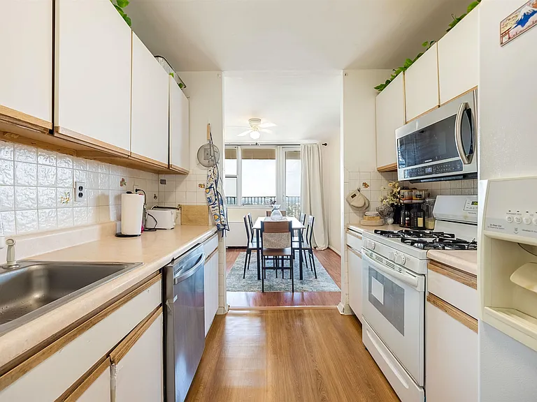 6040 Boulevard East #30B — Photo 8