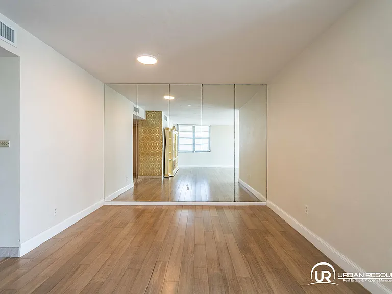 9500 W Bay Harbor Dr #7D — Photo 9
