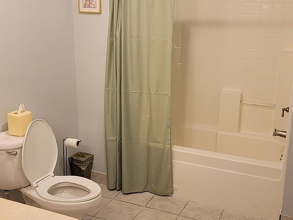 5th image of 270 Merritt Dr #Basement