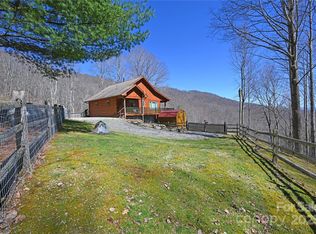 1147 Deerfield Dr, Hot Springs, NC 28743