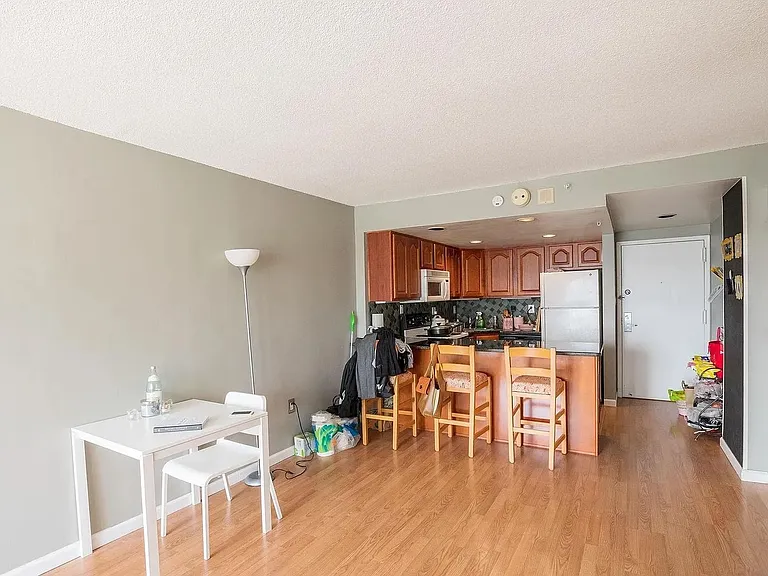 2001 Hamilton St #1916 — Photo 2