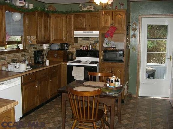2nd image of 939 Tanney St