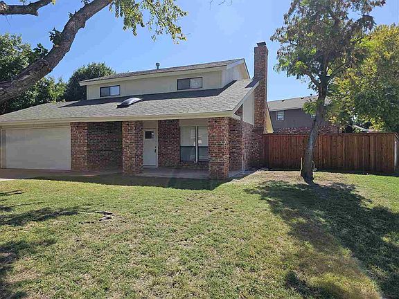 2nd image of 3001 NE Kingsbriar Dr