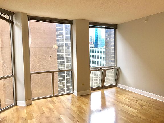 5th image of 222 N Columbus Dr APT 2206