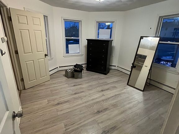 2nd image of 511 Warren Ave Floor 1