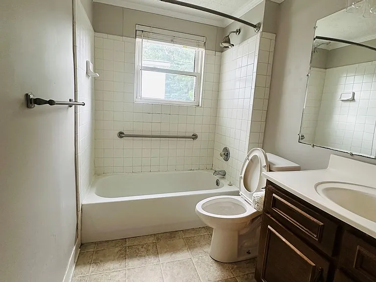 109 Comer St — Photo 8