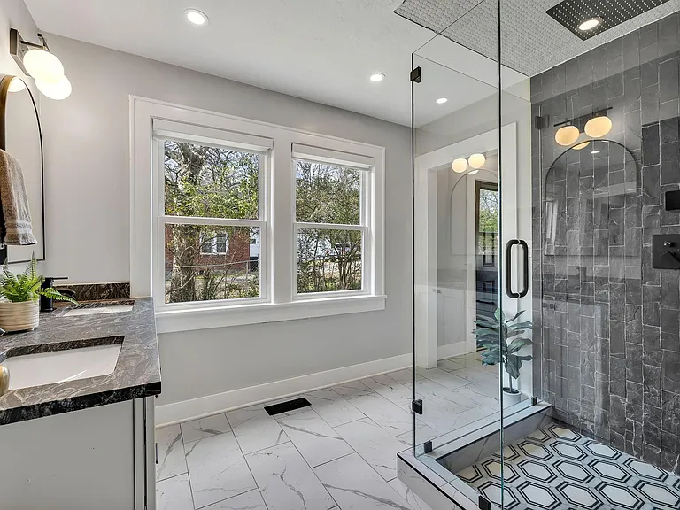 335 Dupont Ave — Photo 31