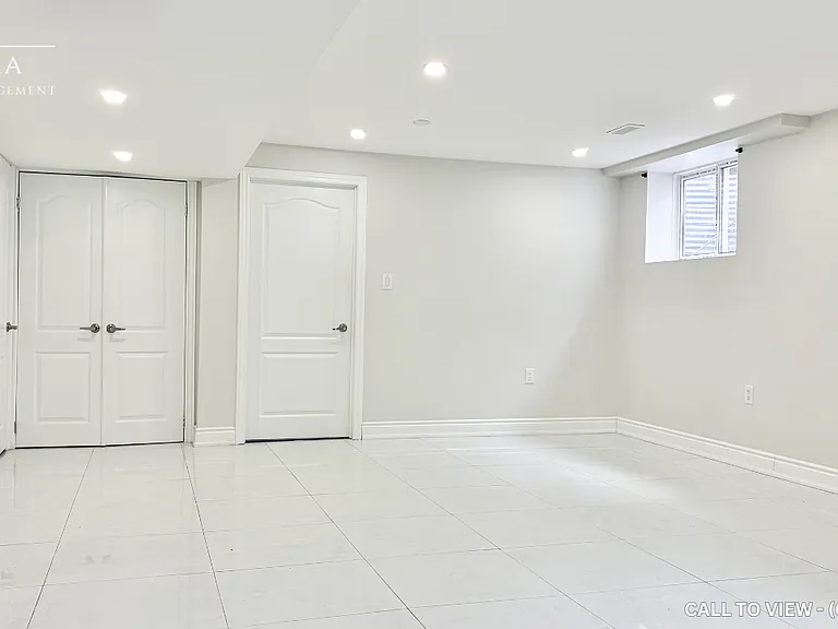 923 Guinness Cres #2 — Photo 2