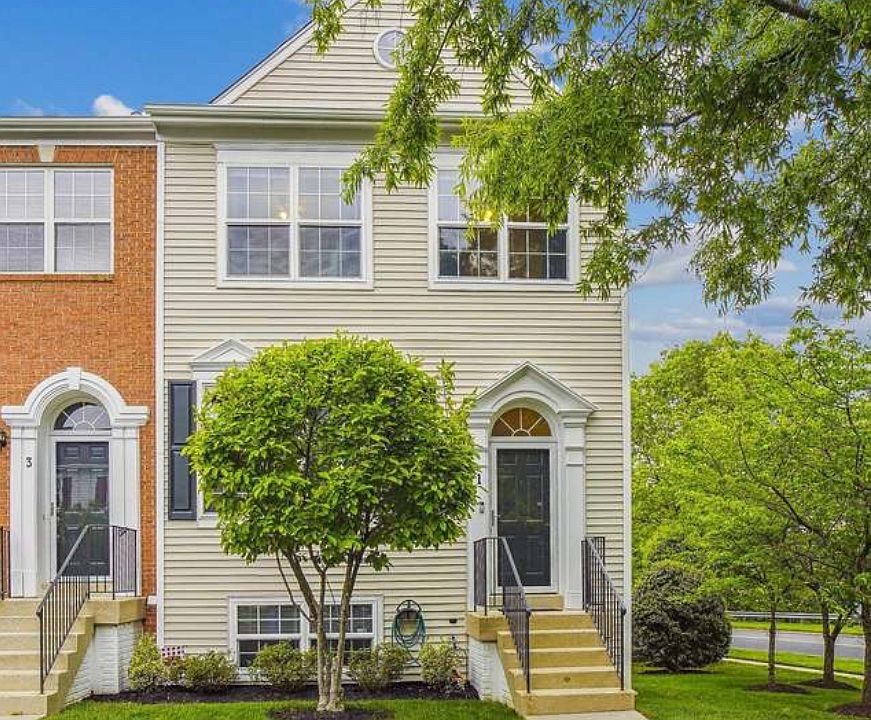 1st image of 1 Castle Garden Ct #1