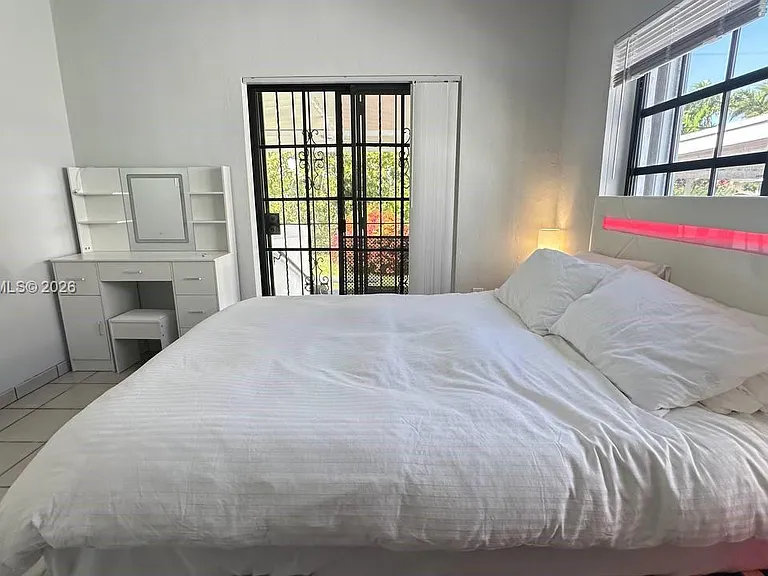 2475 SW 24th Ter — Photo 23