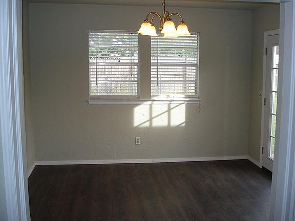 2nd image of 605 NW 18th Pl