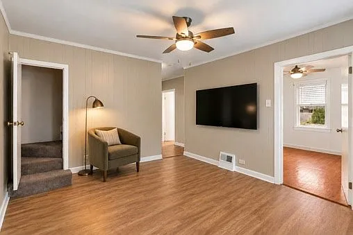 6837 Bradley Ave — Photo 2