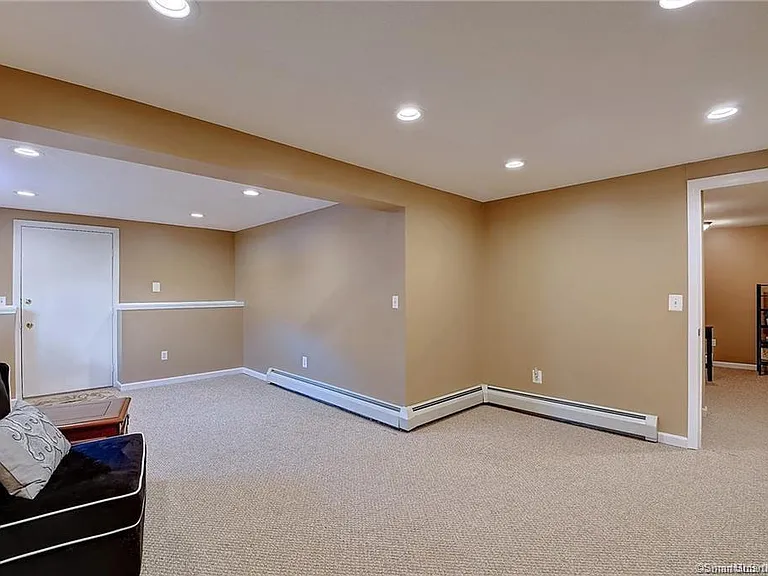 18 Rockwell Ct — Photo 22