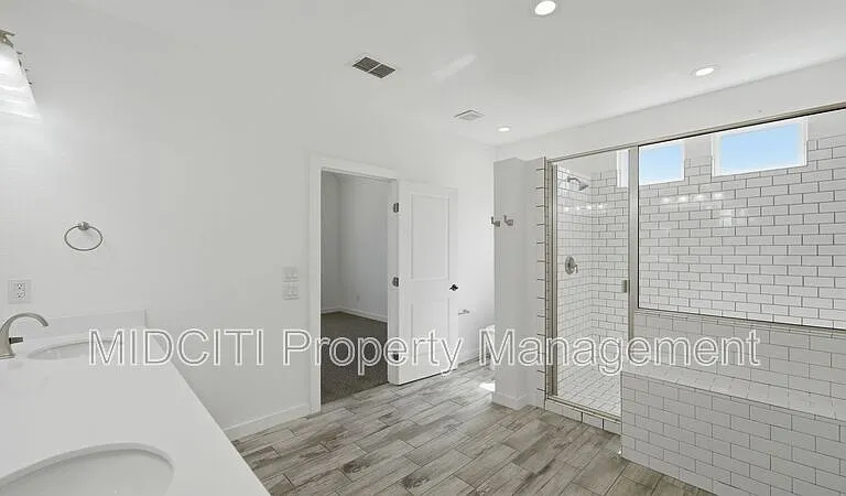 893 E Mather St — Photo 27