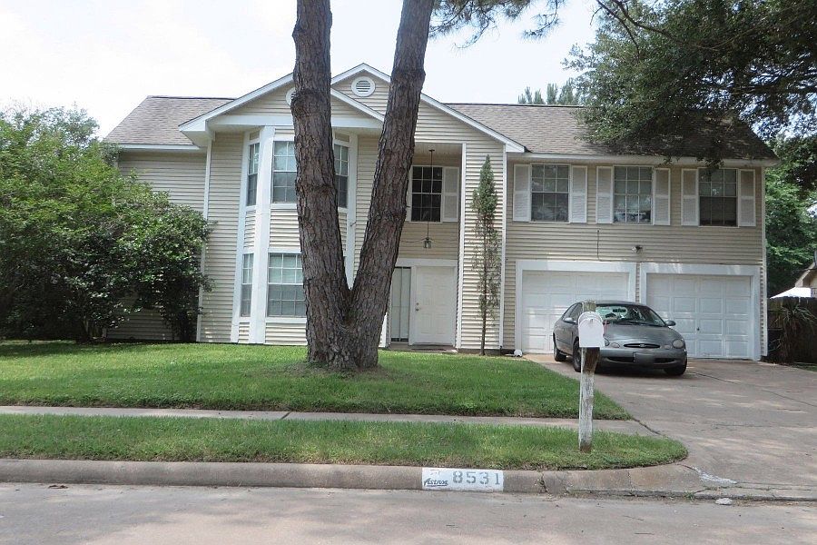 1st image of 8531 Lake Crystal Dr