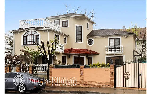 Sold by Douglas Elliman | media 15
