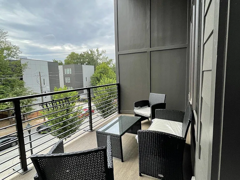 439 Parkway Dr NE — Photo 8