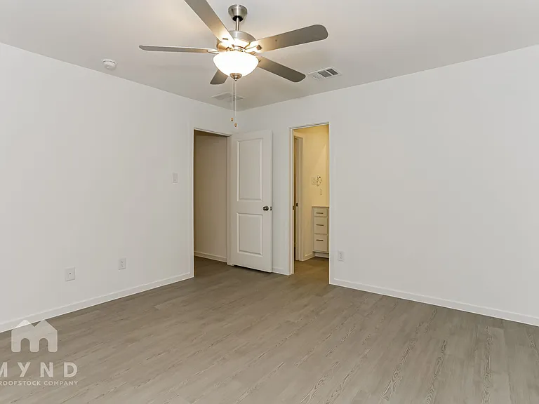 2704 River Knoll Ln — Photo 13