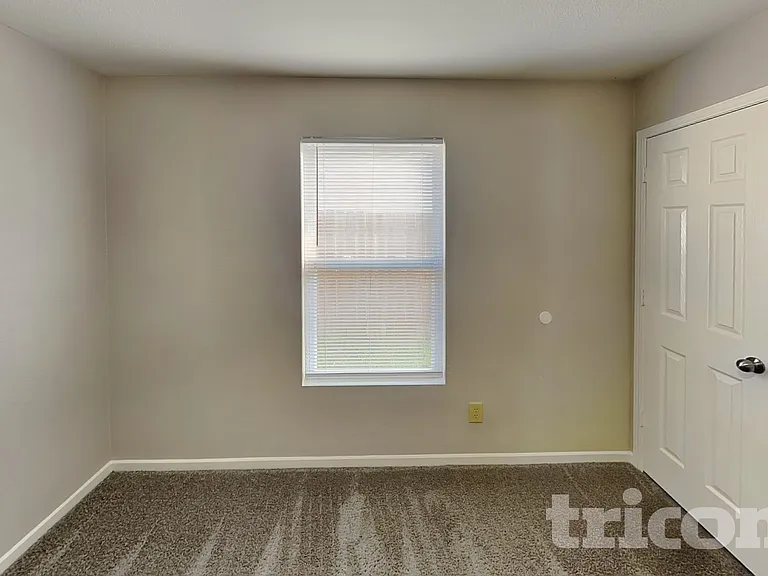 8039 Retreat Ln — Photo 12