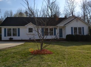 323 Cottonwood Park Dr, Charlotte, NC 28214