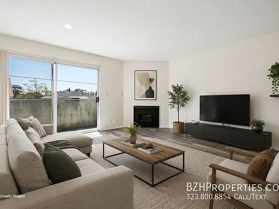 2nd image of 870 Crenshaw Blvd APT 213