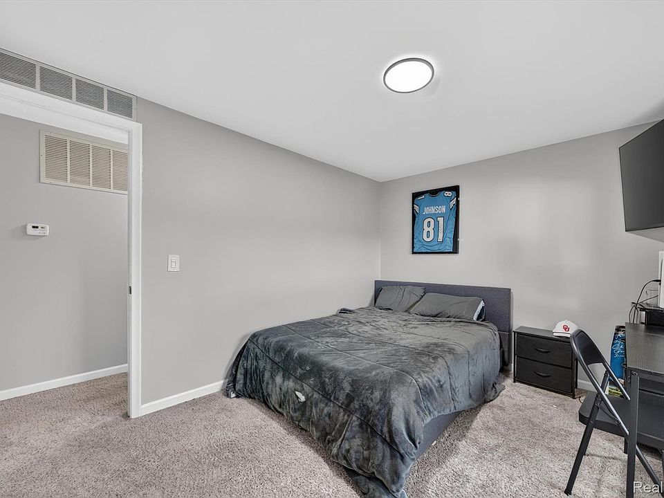 51116 S Foster Rd, photo 18