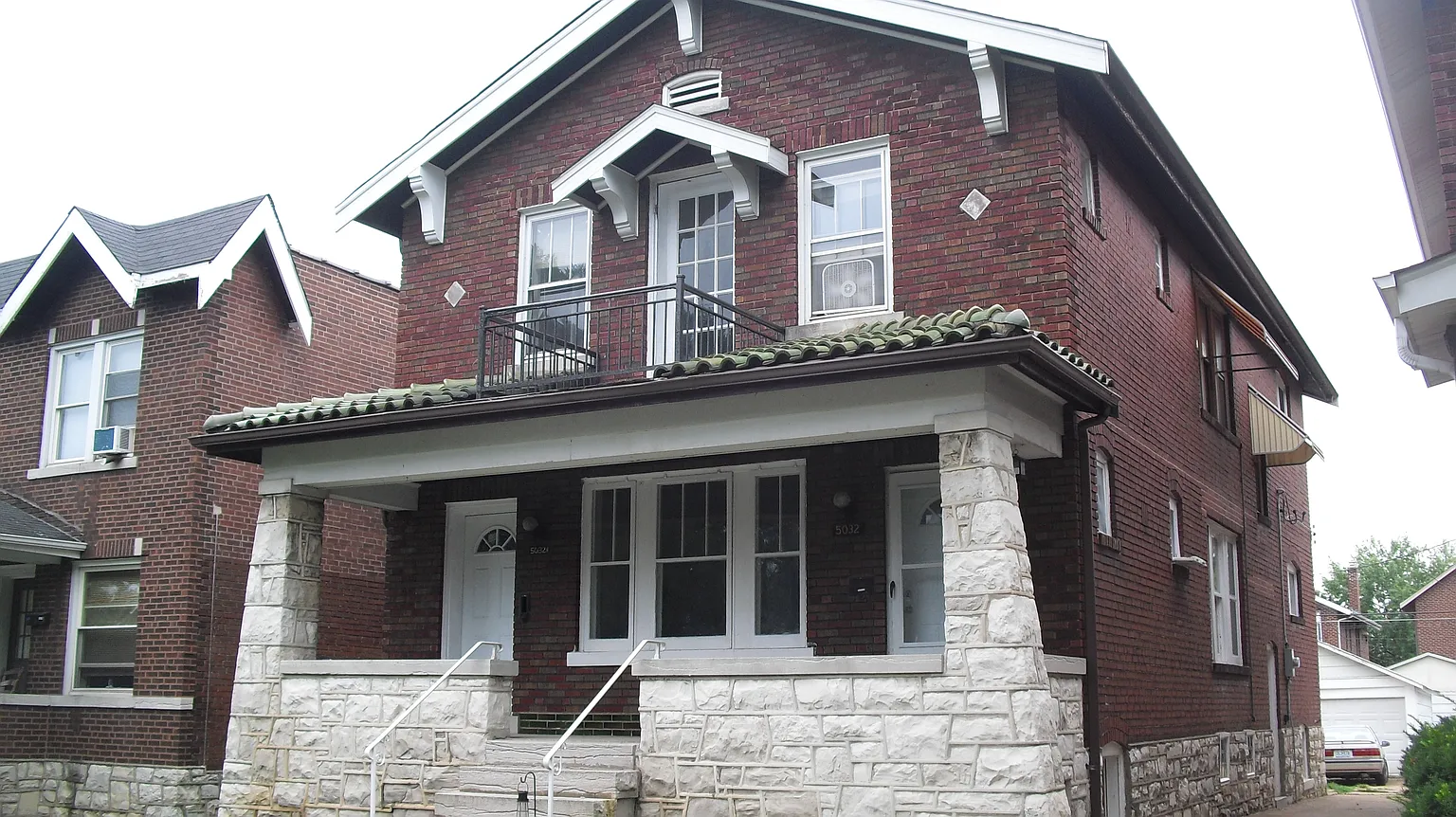 5032 Chippewa St photo 1