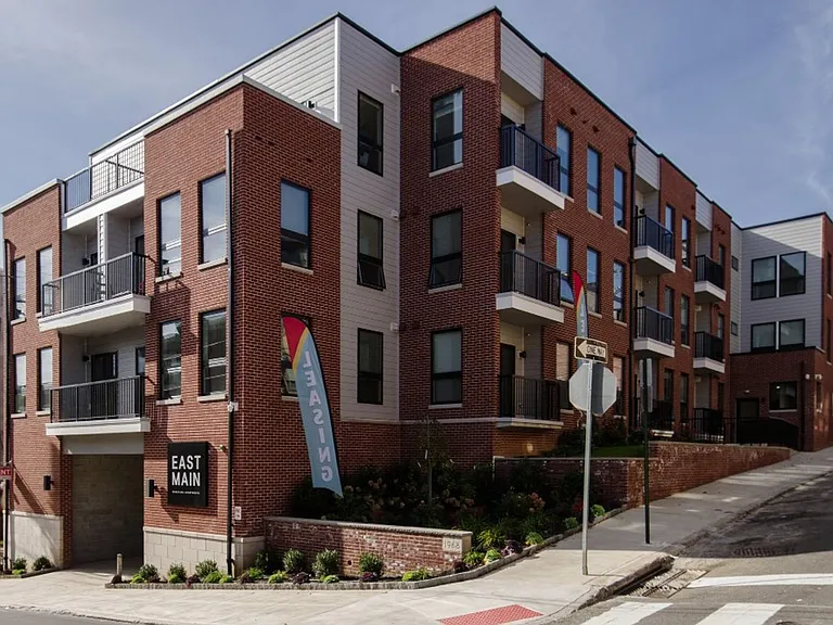 East Main Manayunk Apartments — Photo 26